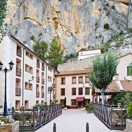 فندق Balneario De La Virgen 3*