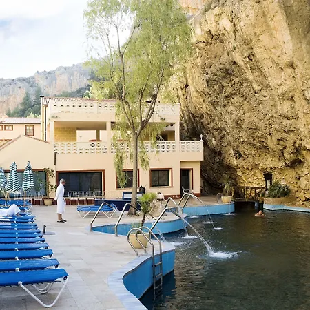 Balneario De La Virgen فندق 3*
