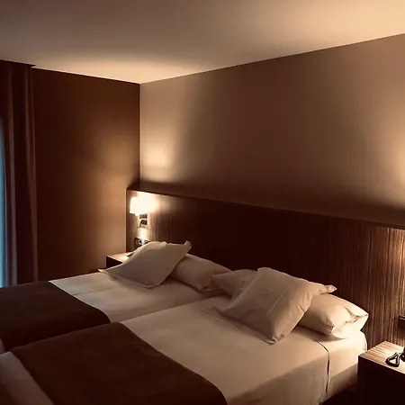 فندق Balneario De La Virgen 3*