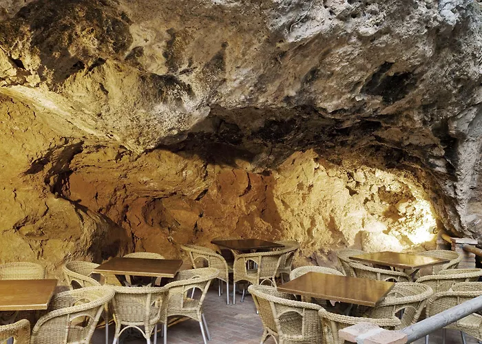 Hotell Balneario De La Virgen 3*