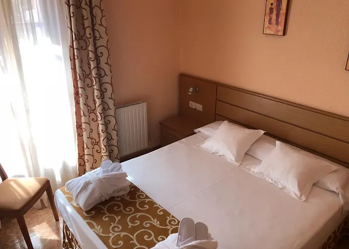 巴尔内阿里奥坎德拉圣女酒店 3* 哈拉瓦